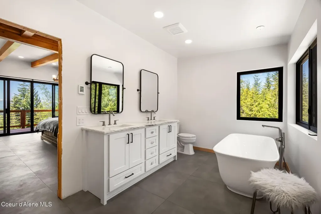 933 Rising Hawk Ridge Road Sandpoint ID 83864