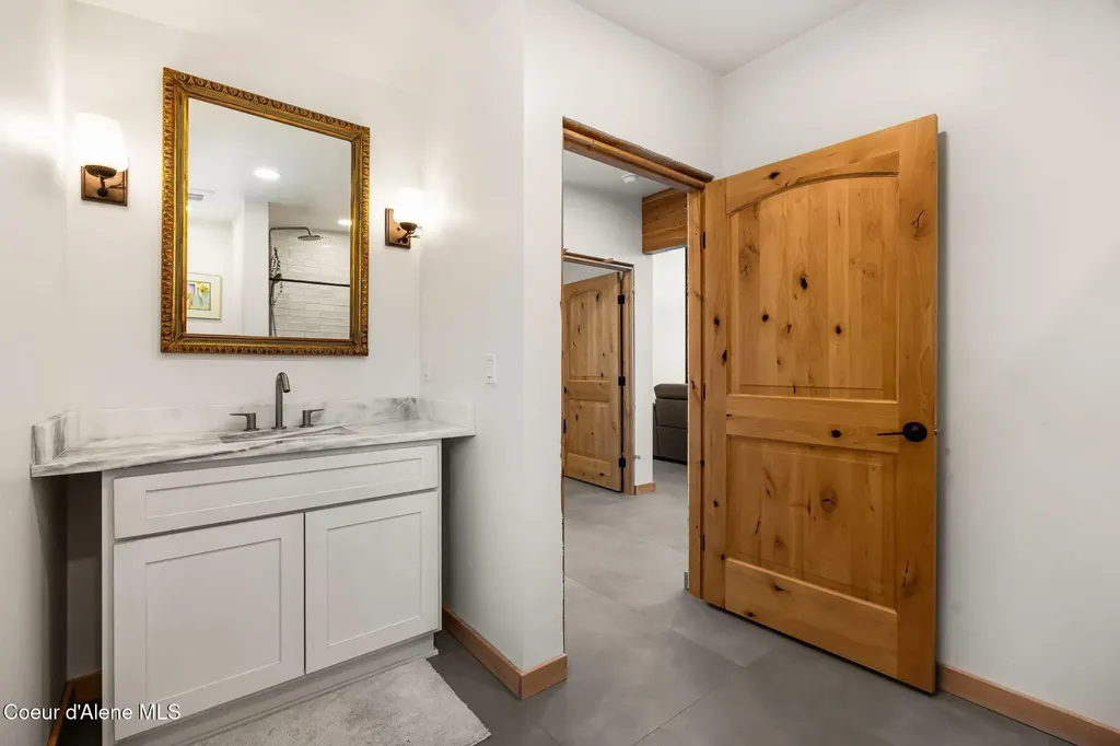 933 Rising Hawk Ridge Road Sandpoint ID 83864