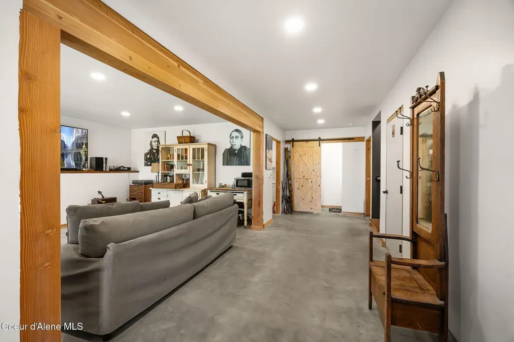 933 Rising Hawk Ridge Road Sandpoint ID 83864