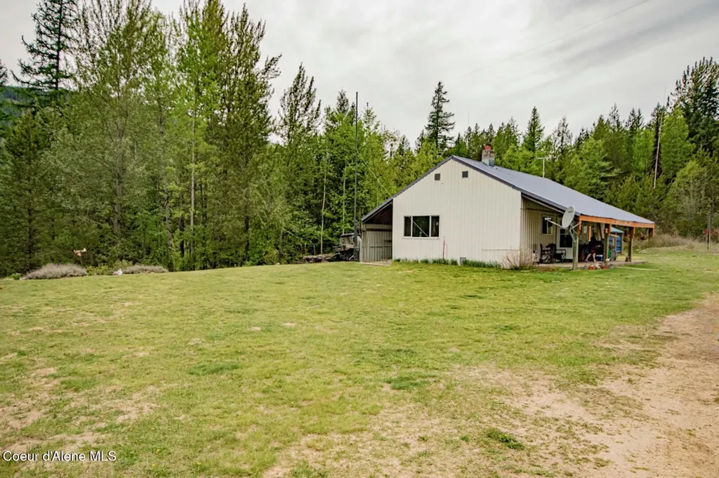 2884 Morris Road Naples ID 83847