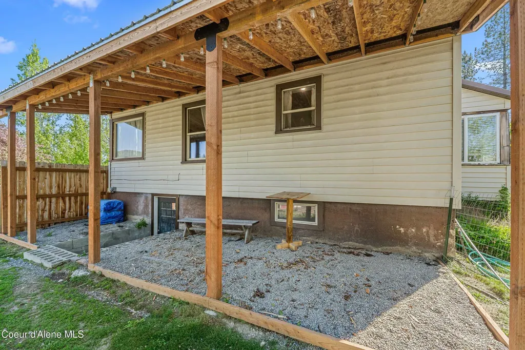 4450 Us-2 Priest River ID 83856