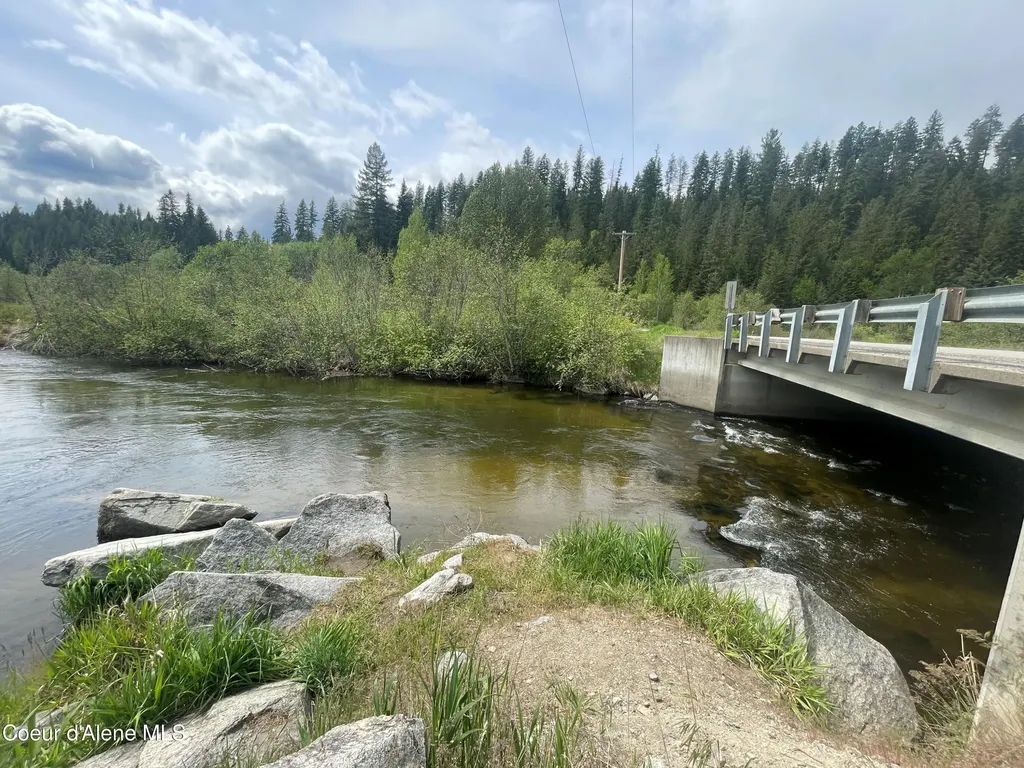 84 Highland Flats Road Naples ID 83847