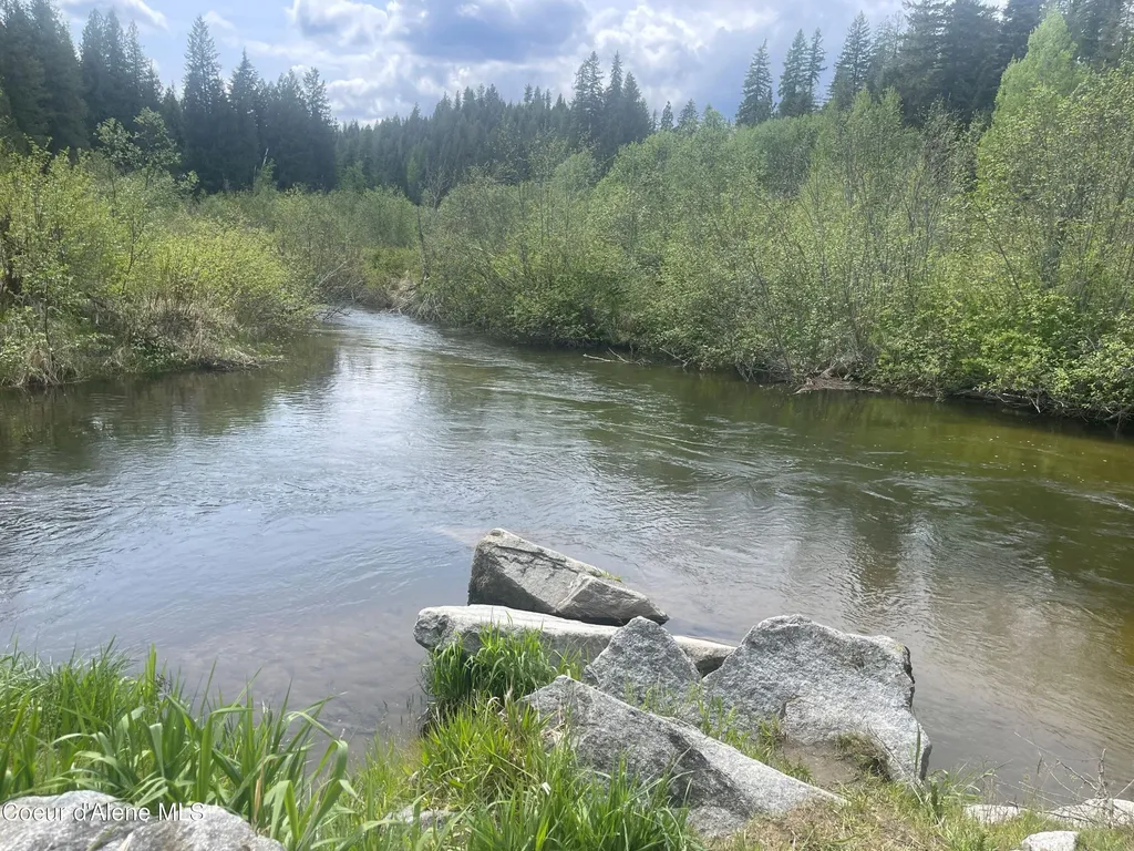 84 Highland Flats Road Naples ID 83847