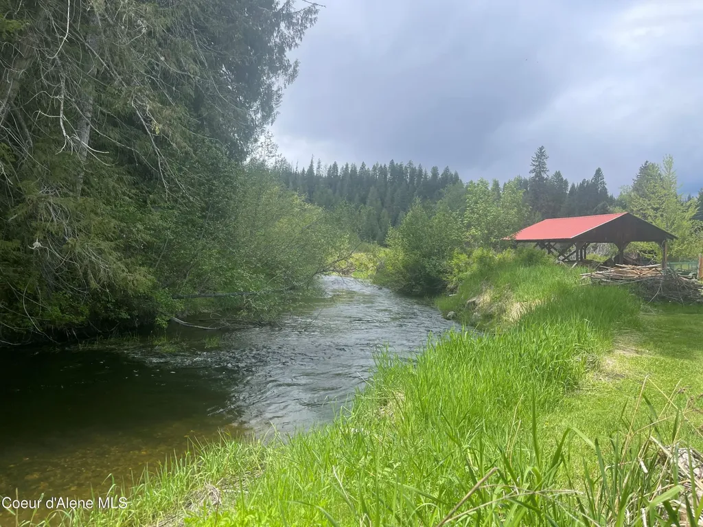 84 Highland Flats Road Naples ID 83847