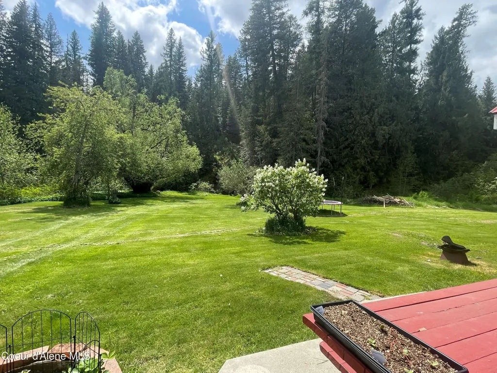 84 Highland Flats Road Naples ID 83847