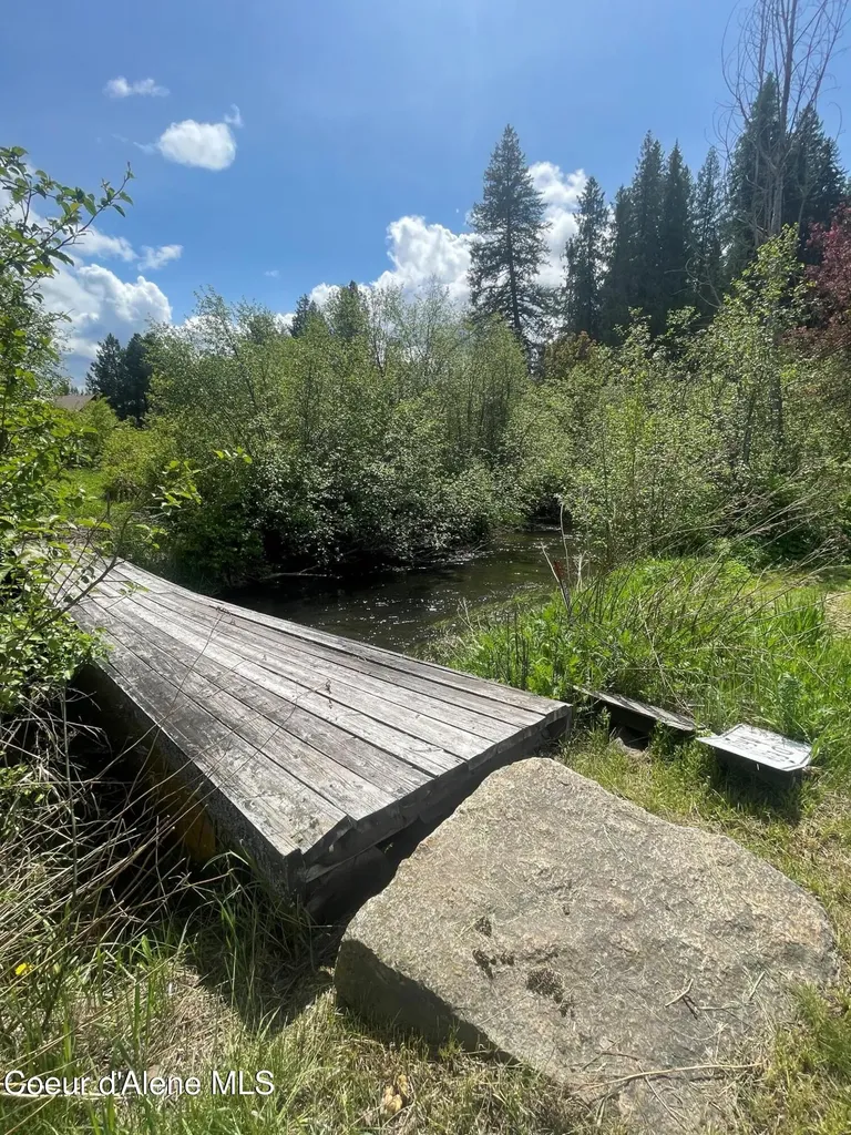 84 Highland Flats Road Naples ID 83847