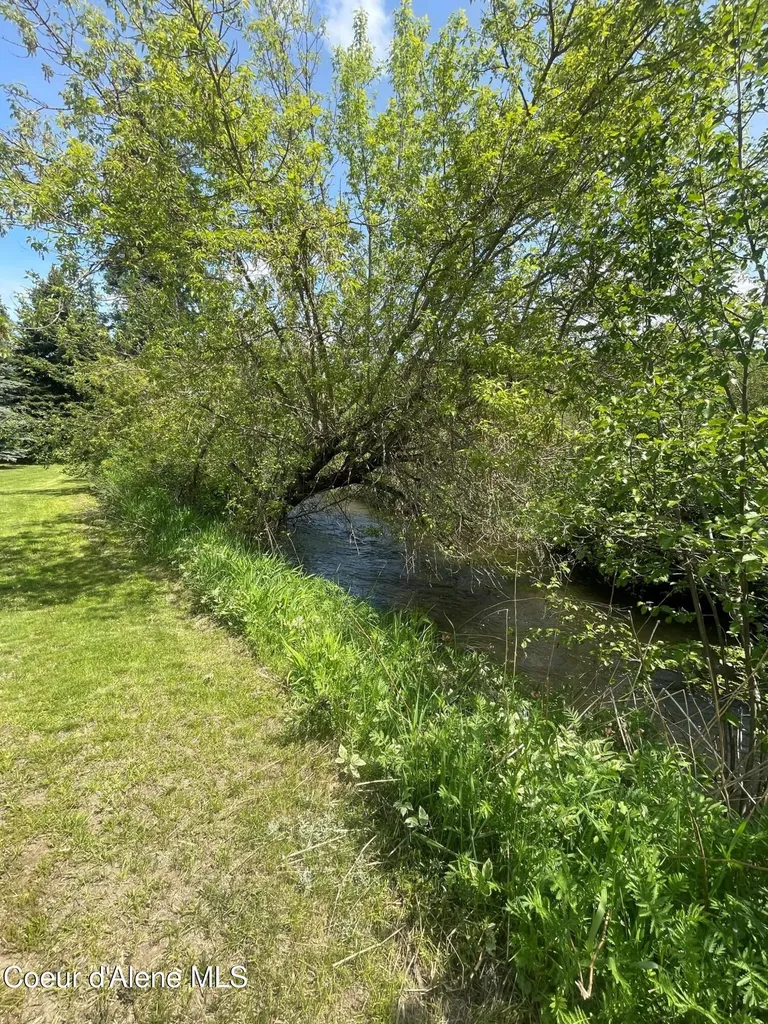 84 Highland Flats Road Naples ID 83847