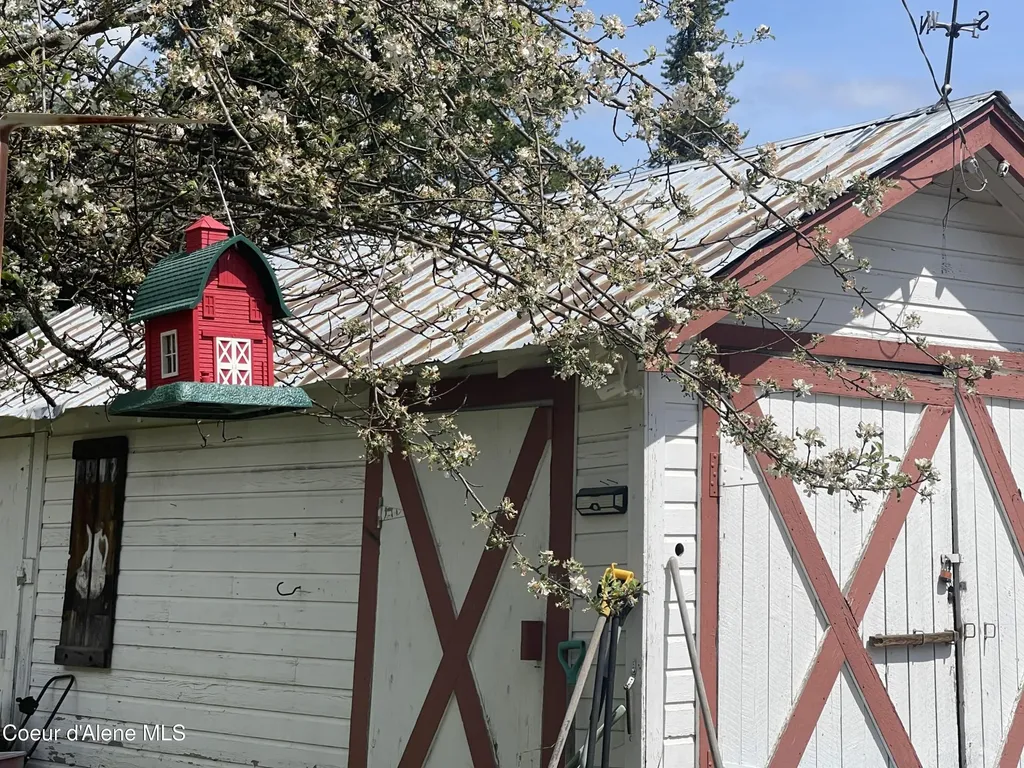 84 Highland Flats Road Naples ID 83847