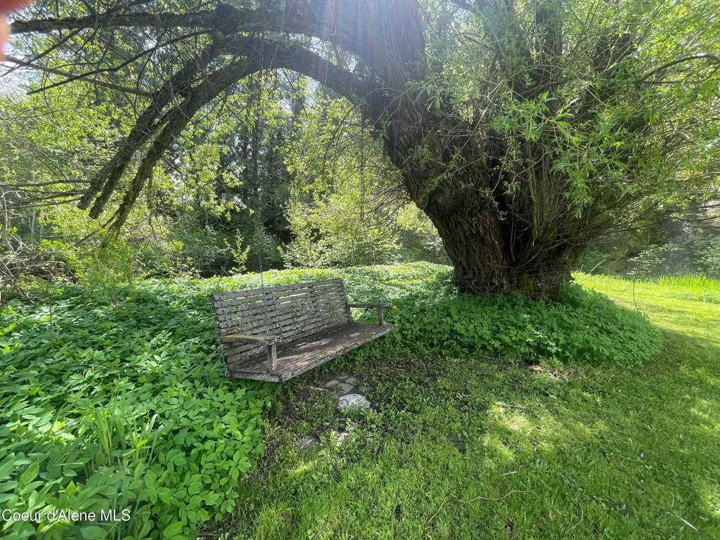 84 Highland Flats Road Naples ID 83847