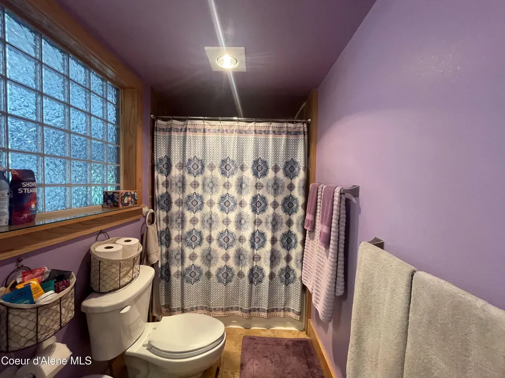 84 Highland Flats Road Naples ID 83847