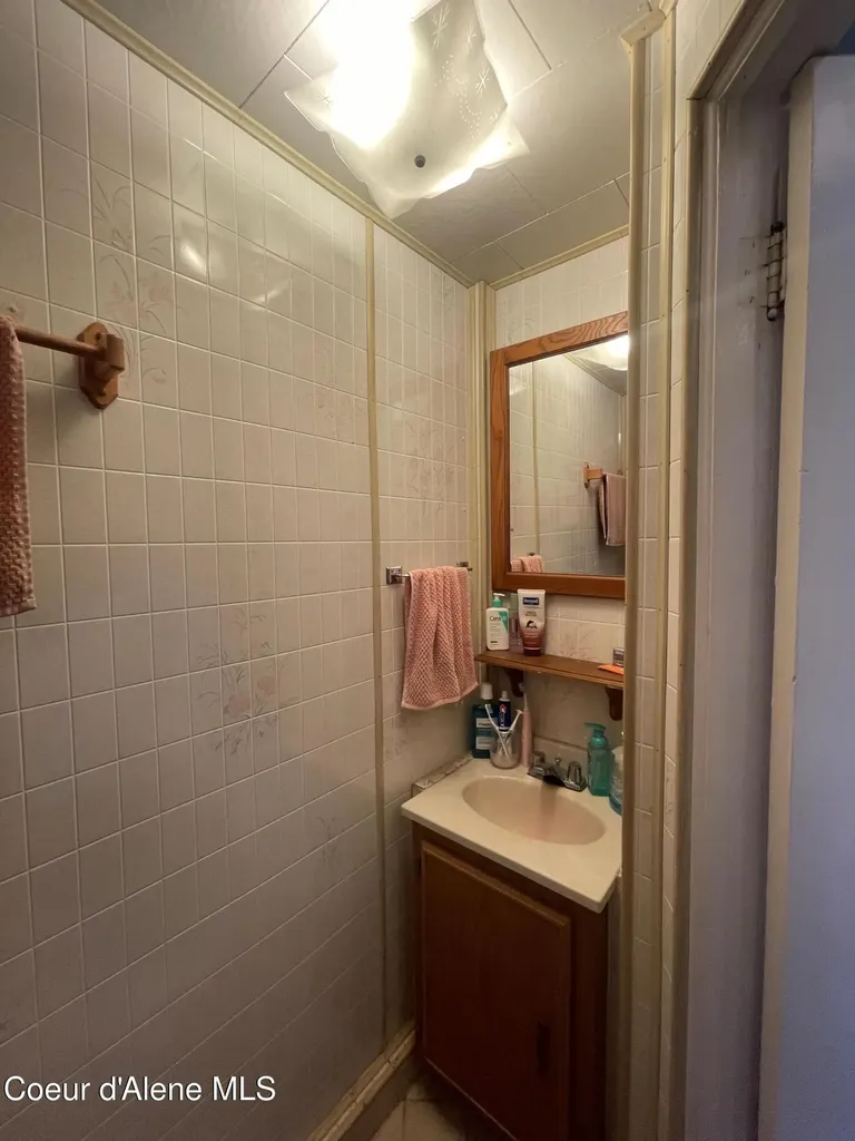 84 Highland Flats Road Naples ID 83847