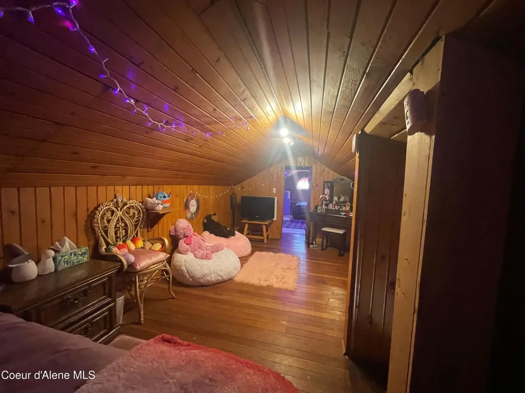 84 Highland Flats Road Naples ID 83847