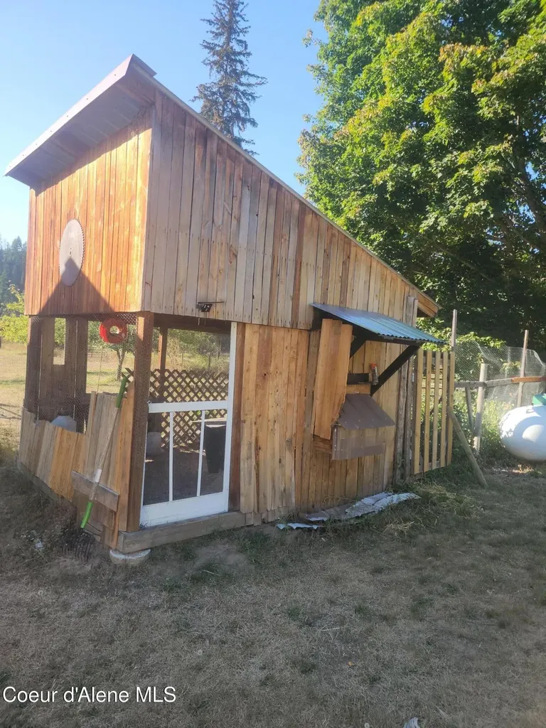 84 Highland Flats Road Naples ID 83847