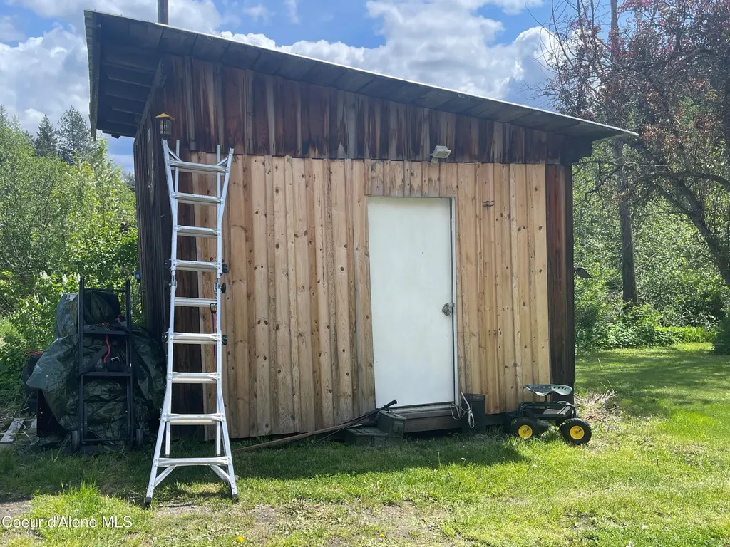 84 Highland Flats Road Naples ID 83847
