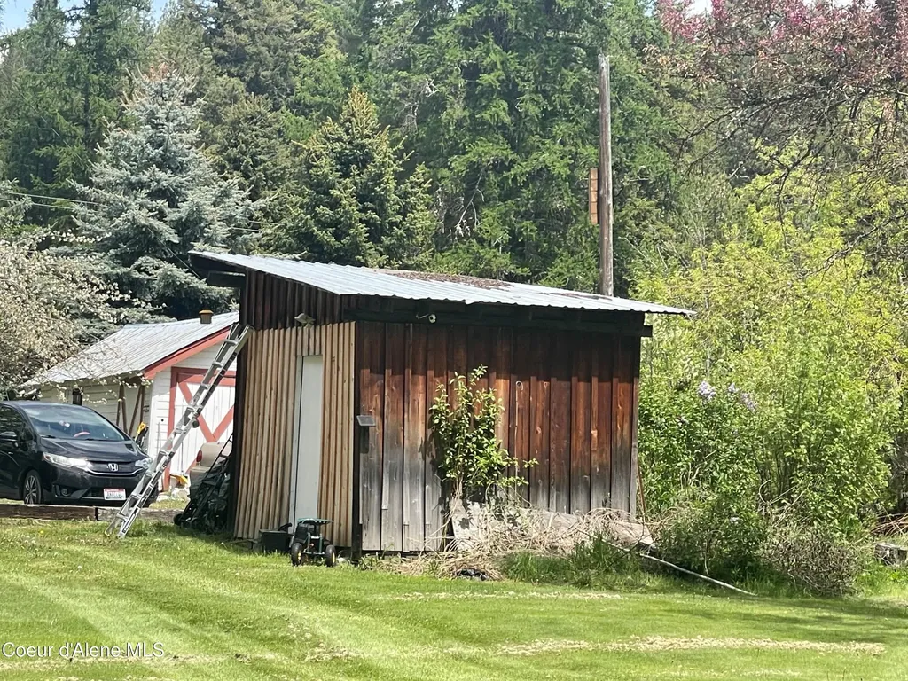 84 Highland Flats Road Naples ID 83847