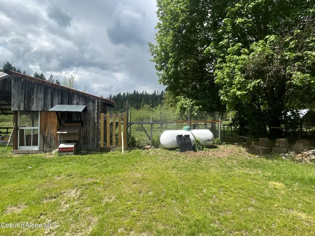 84 Highland Flats Road Naples ID 83847