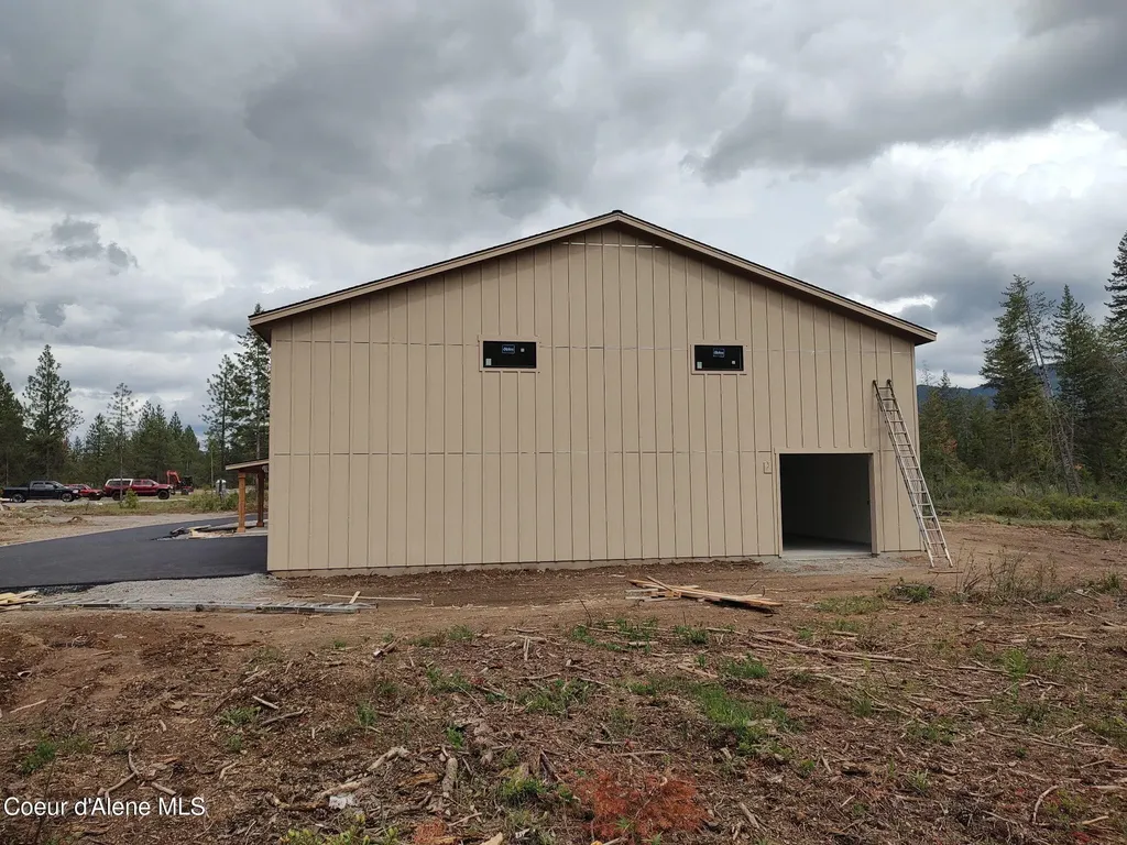 25817 N Dickens Road Athol ID 83801