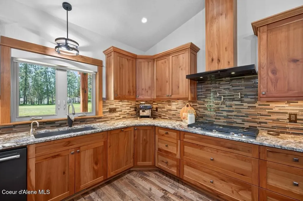 704 N Dundee Drive Post Falls ID 83854