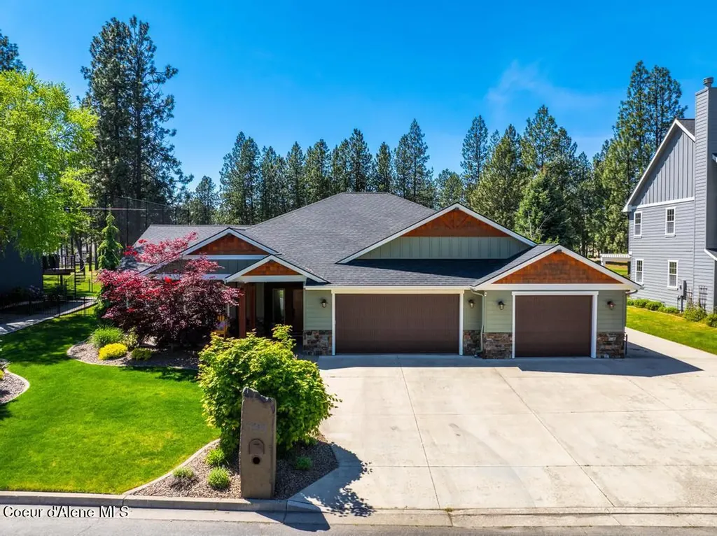 704 N Dundee Drive Post Falls ID 83854
