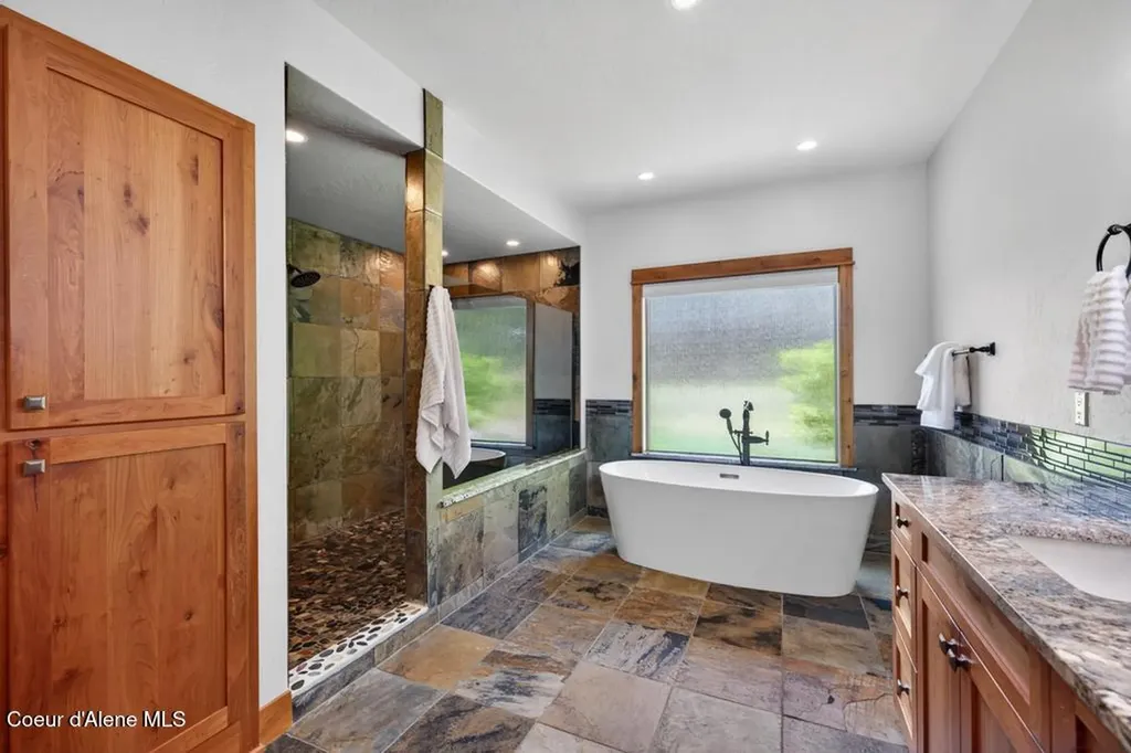 704 N Dundee Drive Post Falls ID 83854