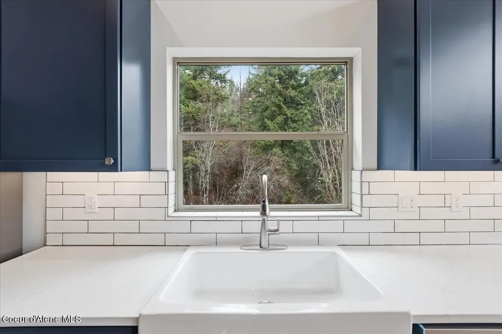 21941 S Lakeview Drive Worley ID 83876