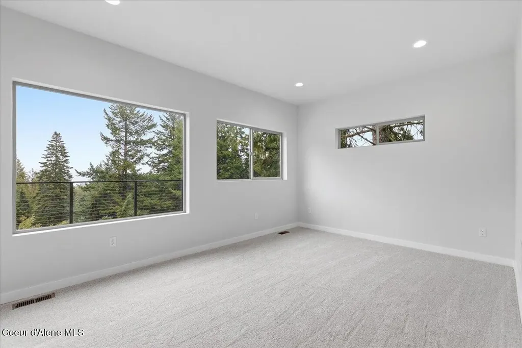 21941 S Lakeview Drive Worley ID 83876
