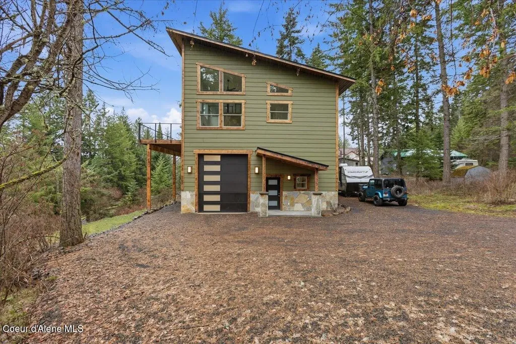 21941 S Lakeview Drive Worley ID 83876