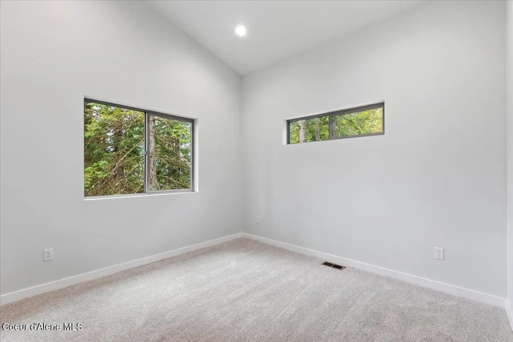 21941 S Lakeview Drive Worley ID 83876