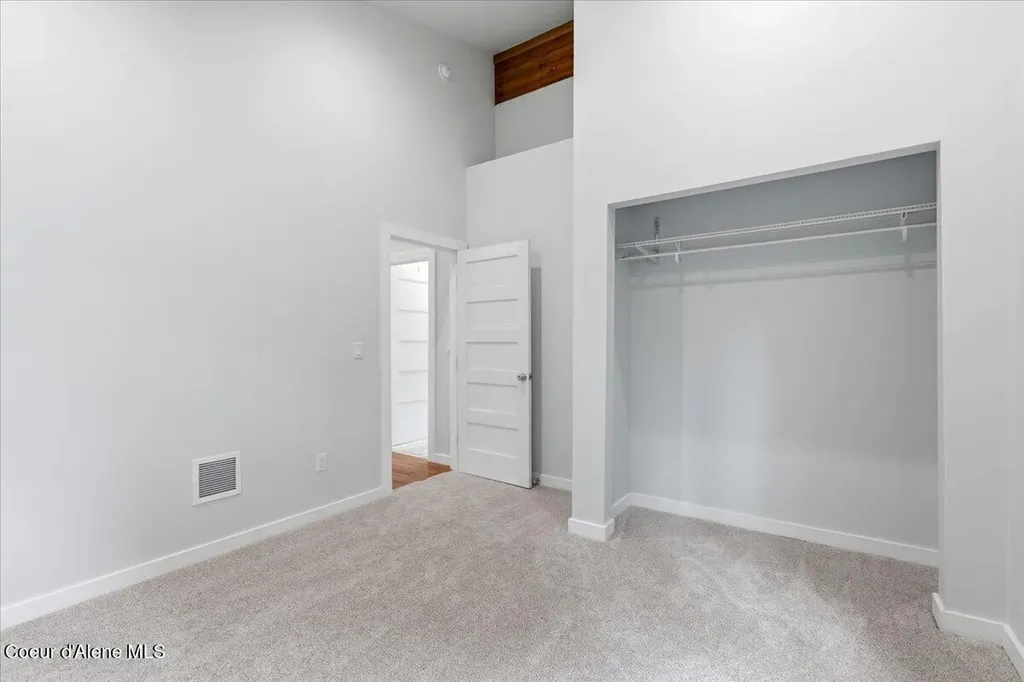 21941 S Lakeview Drive Worley ID 83876