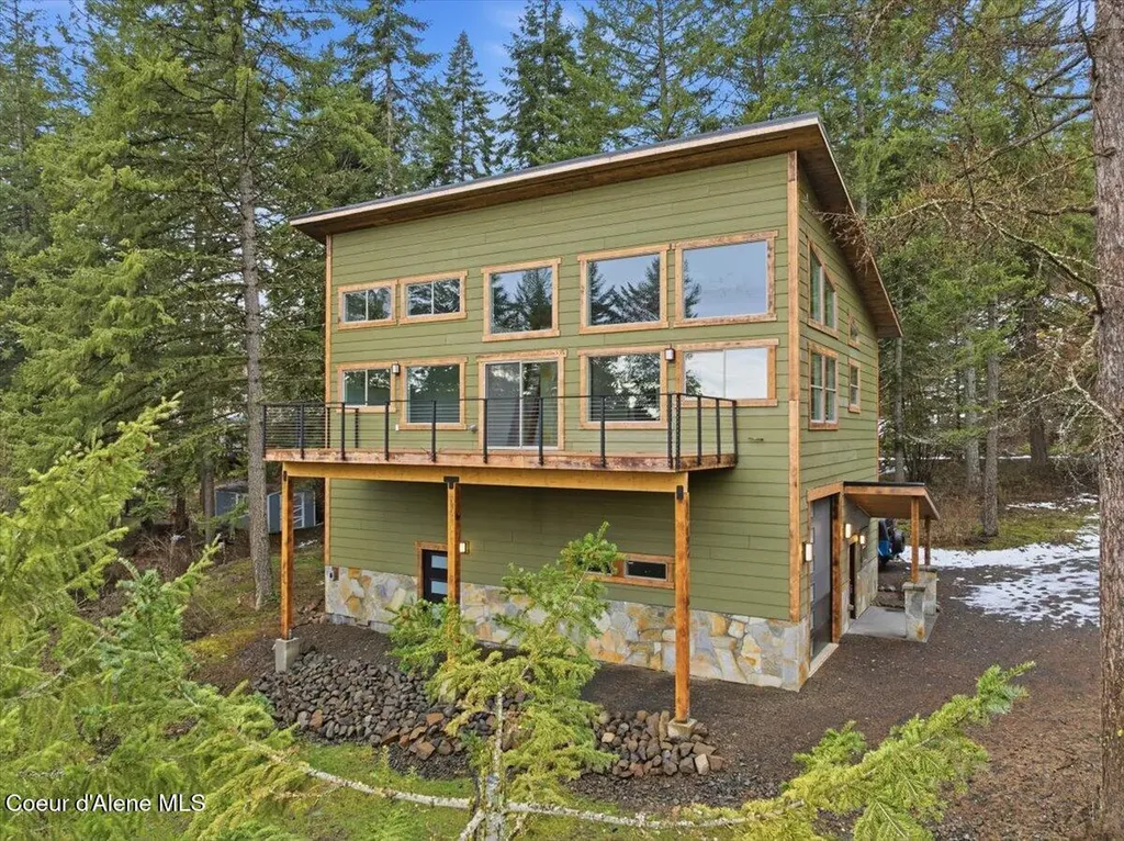 21941 S Lakeview Drive Worley ID 83876