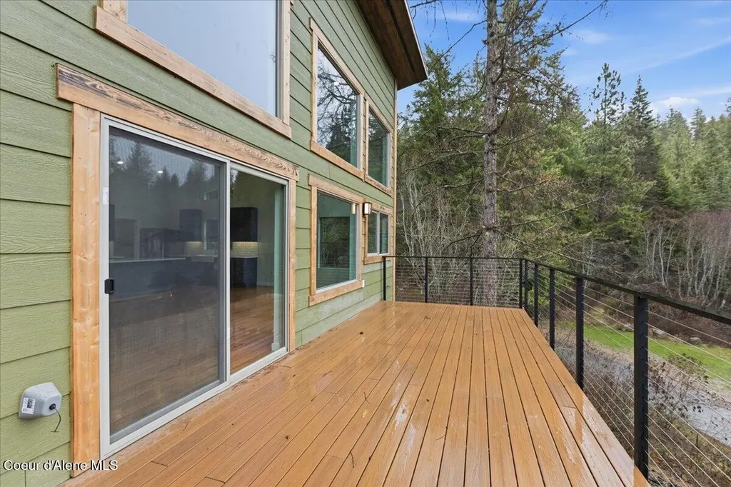 21941 S Lakeview Drive Worley ID 83876