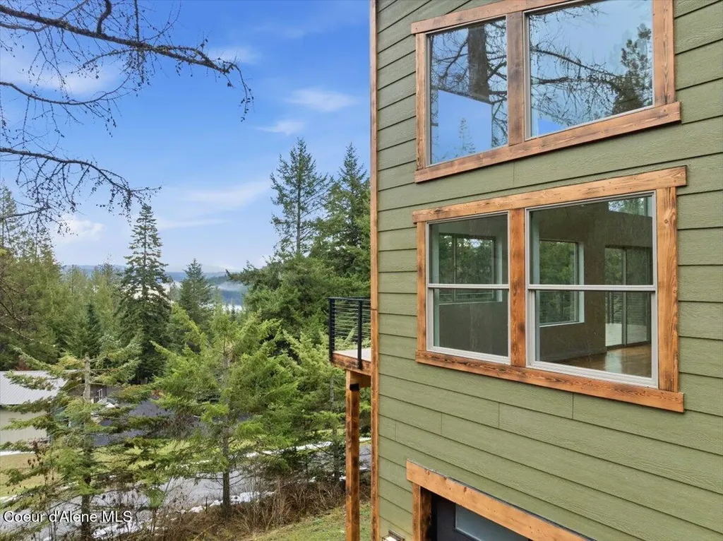 21941 S Lakeview Drive Worley ID 83876