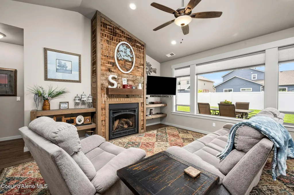 1884 W Boyles Avenue Hayden ID 83835