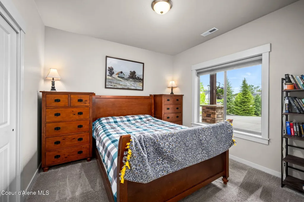 1884 W Boyles Avenue Hayden ID 83835