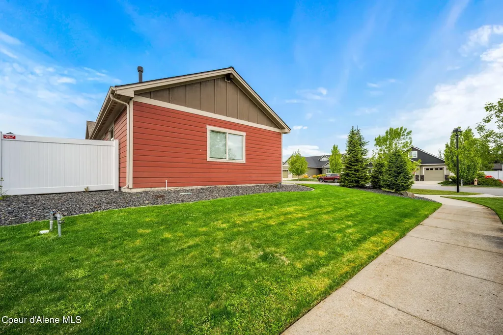 1884 W Boyles Avenue Hayden ID 83835