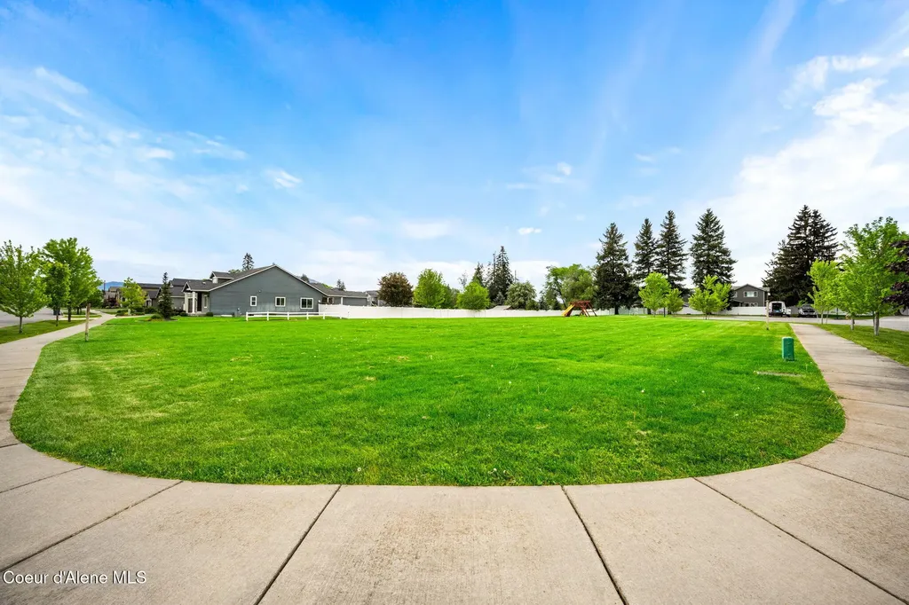 1884 W Boyles Avenue Hayden ID 83835