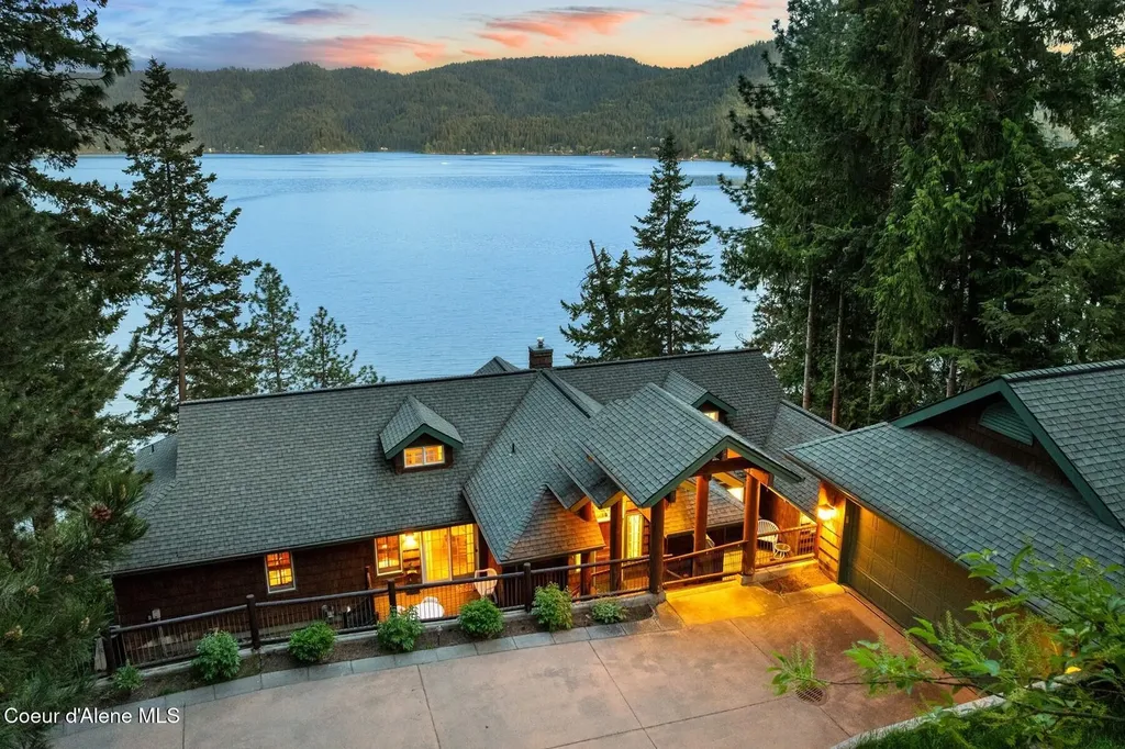 11004 N Rock Cliff Court Hayden ID 83835