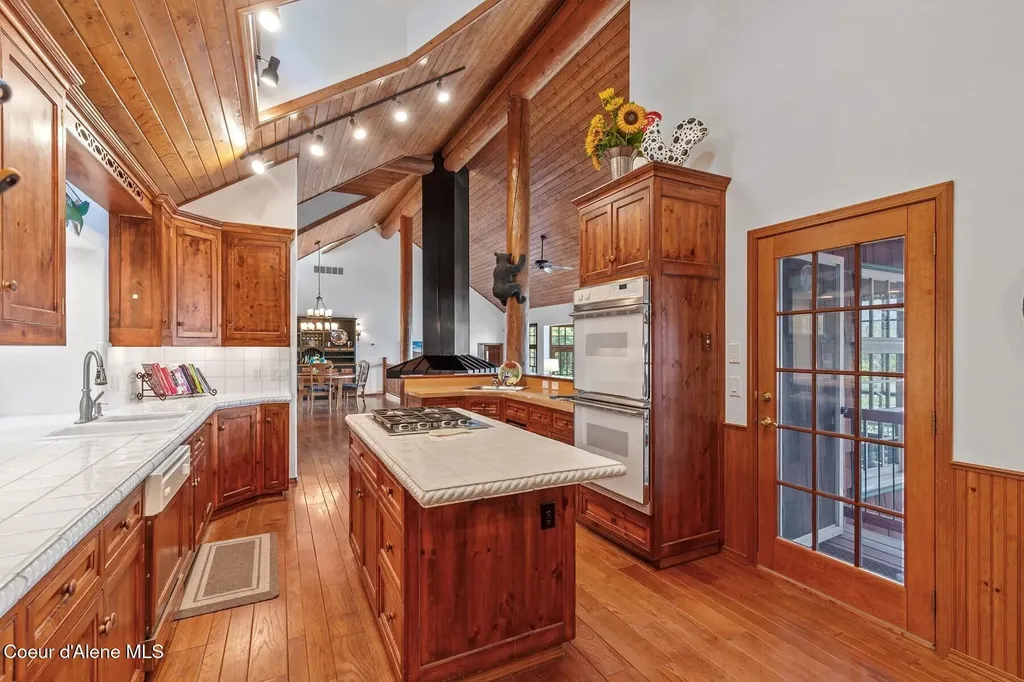 11004 N Rock Cliff Court Hayden ID 83835
