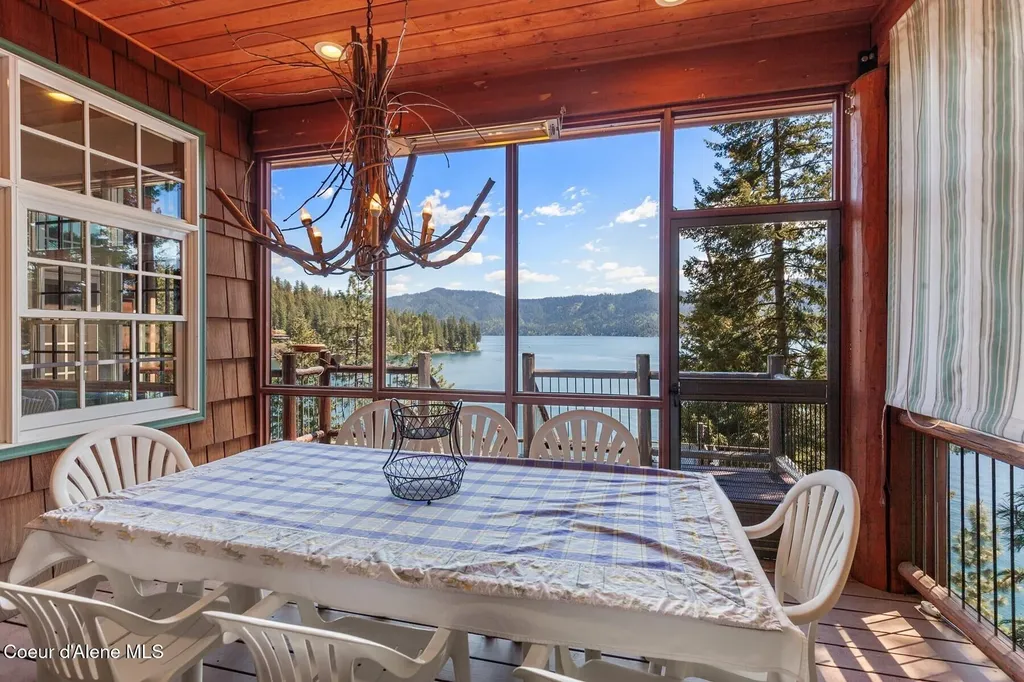 11004 N Rock Cliff Court Hayden ID 83835