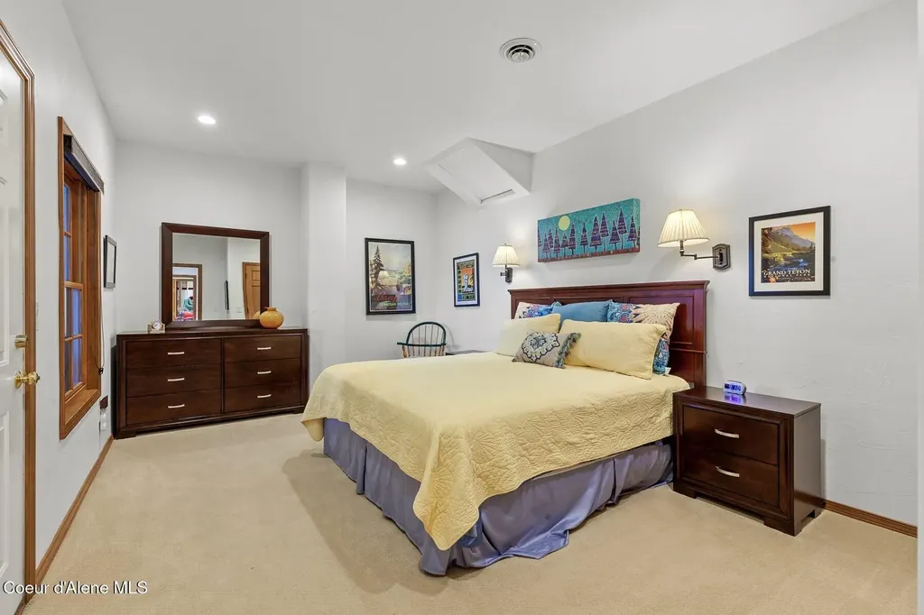 11004 N Rock Cliff Court Hayden ID 83835