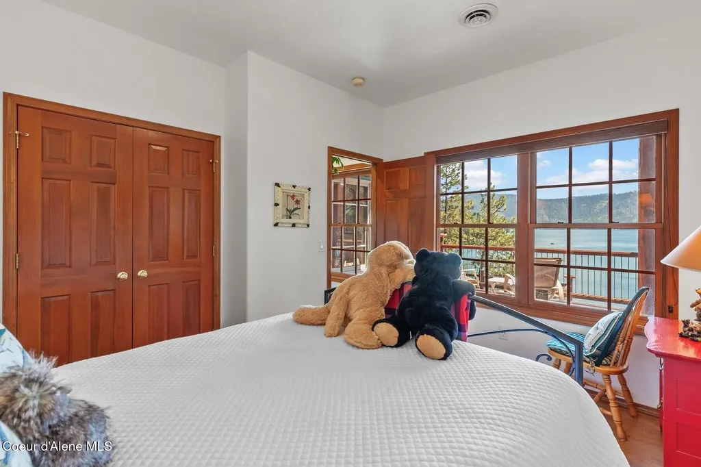 11004 N Rock Cliff Court Hayden ID 83835