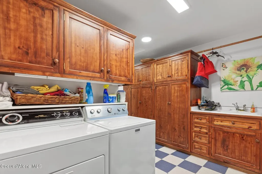 11004 N Rock Cliff Court Hayden ID 83835