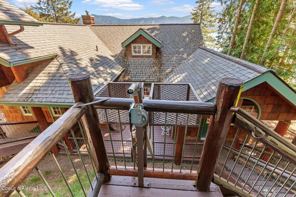 11004 N Rock Cliff Court Hayden ID 83835