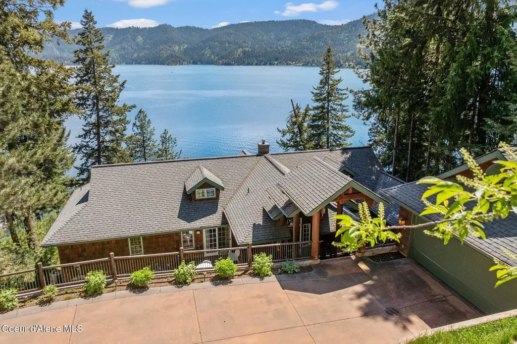 11004 N Rock Cliff Court Hayden ID 83835
