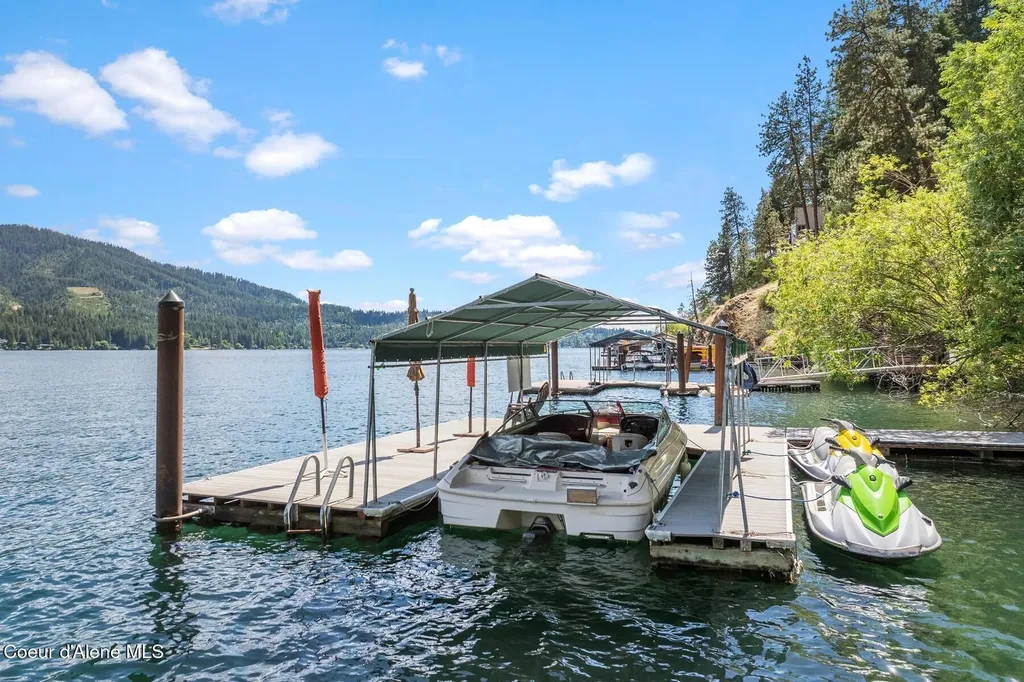 11004 N Rock Cliff Court Hayden ID 83835