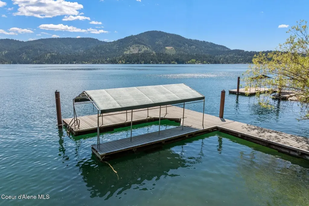 11004 N Rock Cliff Court Hayden ID 83835