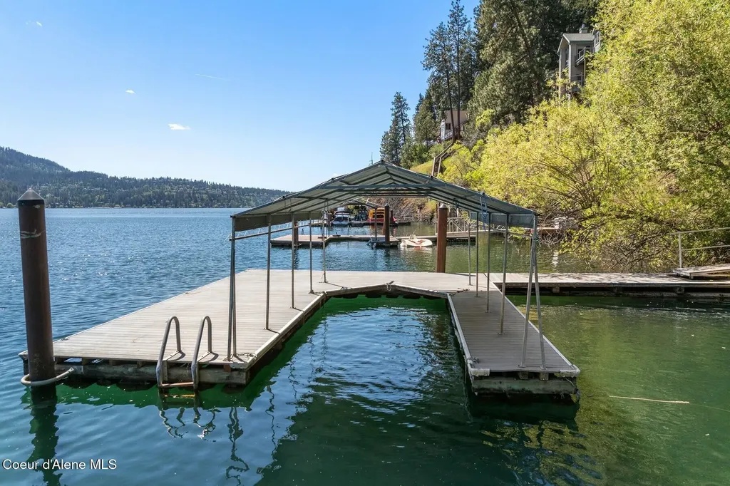 11004 N Rock Cliff Court Hayden ID 83835
