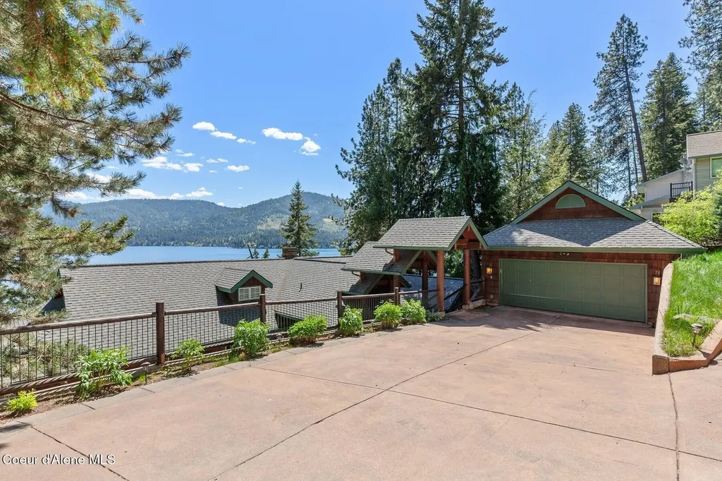 11004 N Rock Cliff Court Hayden ID 83835