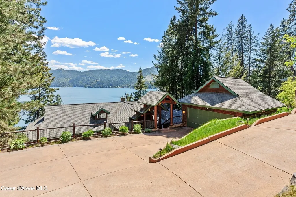 11004 N Rock Cliff Court Hayden ID 83835