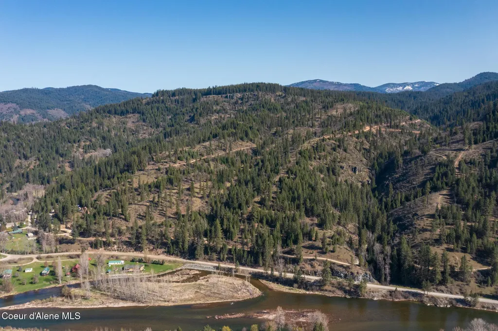 Nka 262 Ac North Side Road Calder ID 83808
